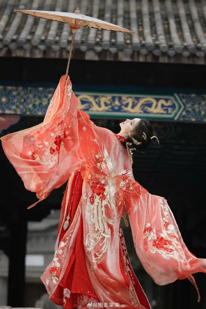 炫舞最新版角色画面对比